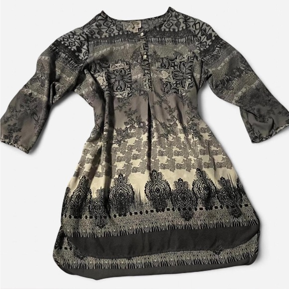 fig and flower Tops - Fig and Flower Anthropologie Black and Gray Paisley Print Tunic, Size XL